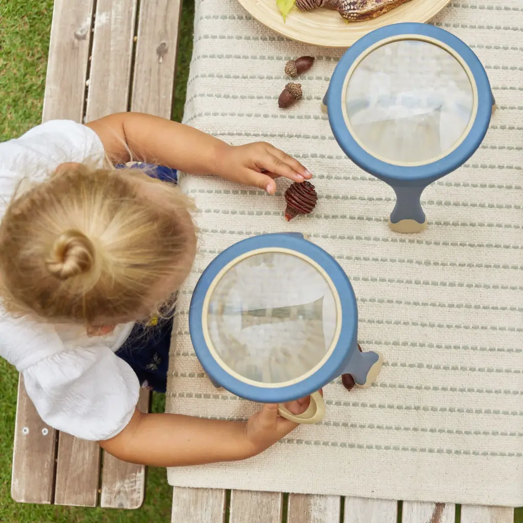 2026-08-24_965_G4602_All-Weather_Tabletop_Magnifier_Set_of_2_Add_4.webp