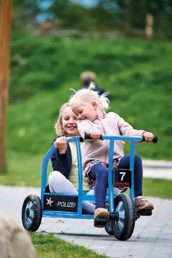 [112209] Dreirad Polizei aktiv